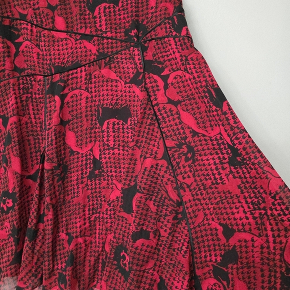 Coldwater Creek Skirt Size PM Jersey Stretch A-Line Red Black Floral - Picture 3 of 11